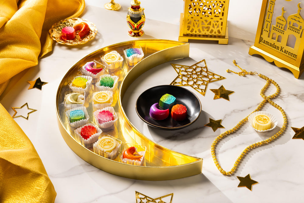 Eid Mubarak Crescent Gift Box, 12 piece